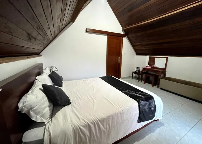 Hotel Belvilla Serene Paradise Batur Hot Spring 4*